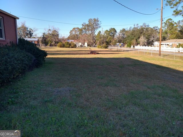 629 Thompson, Swainsboro, GA 30401