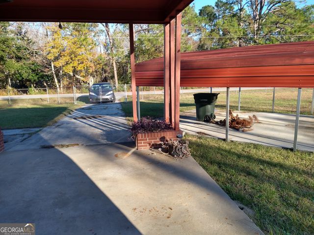 629 Thompson, Swainsboro, GA 30401