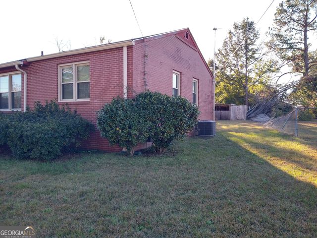 629 Thompson, Swainsboro, GA 30401