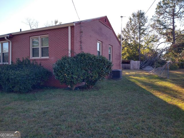 629 Thompson, Swainsboro, GA 30401