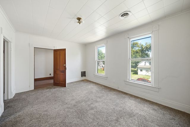 1121 W 14th Street, Davenport, IA 52804