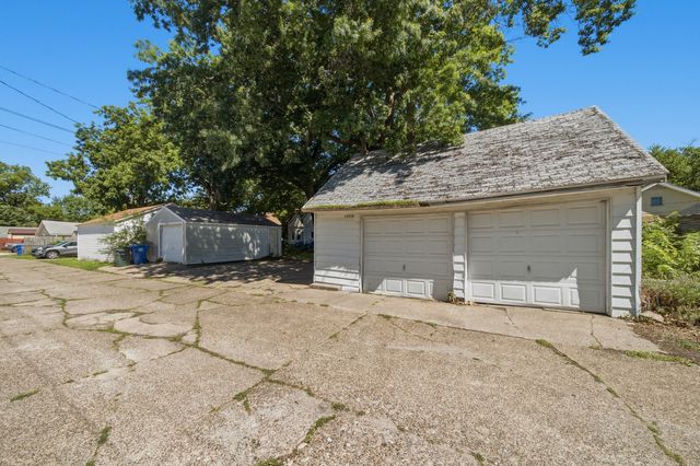 1121 W 14th Street, Davenport, IA 52804