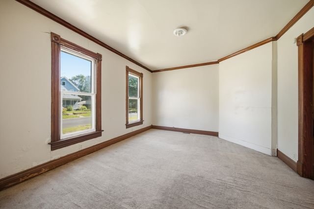1121 W 14th Street, Davenport, IA 52804