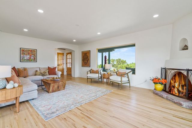 1315 Old Pecos Trail, Santa Fe, NM 87505