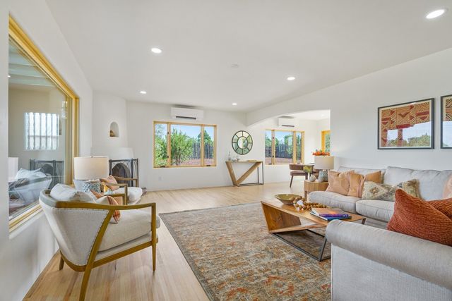 1315 Old Pecos Trail, Santa Fe, NM 87505