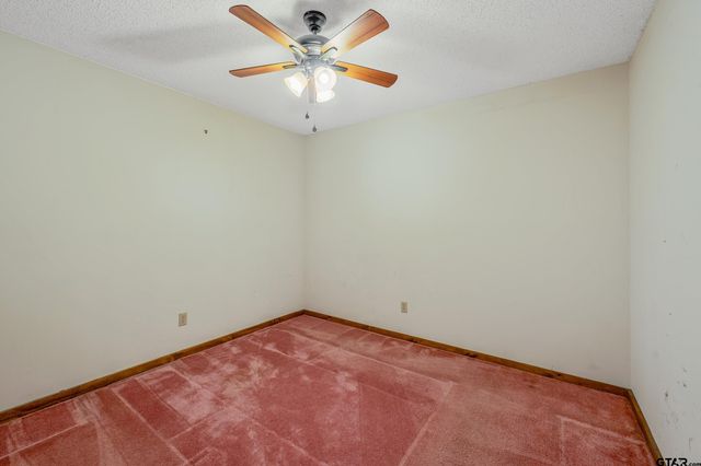 224 BLUE BIRD LN, Holly Lake Ranch, TX 75765