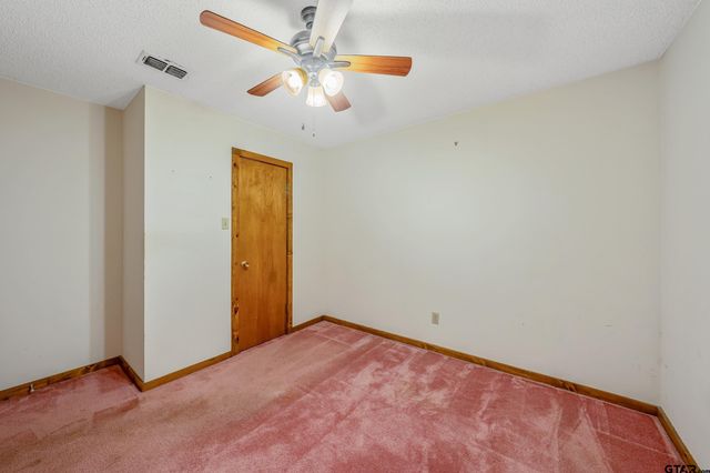 224 BLUE BIRD LN, Holly Lake Ranch, TX 75765