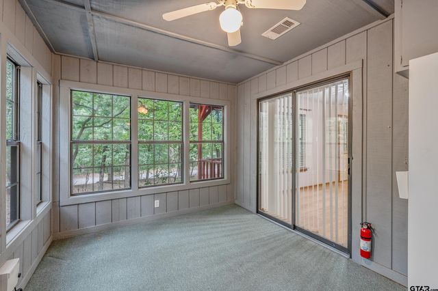 224 BLUE BIRD LN, Holly Lake Ranch, TX 75765