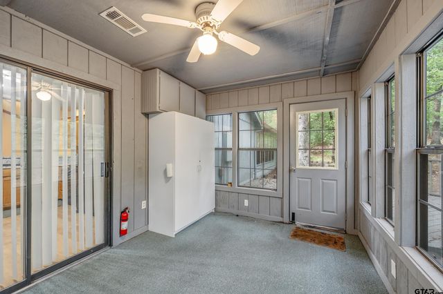 224 BLUE BIRD LN, Holly Lake Ranch, TX 75765