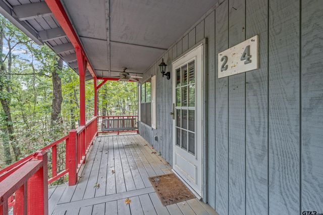 224 BLUE BIRD LN, Holly Lake Ranch, TX 75765