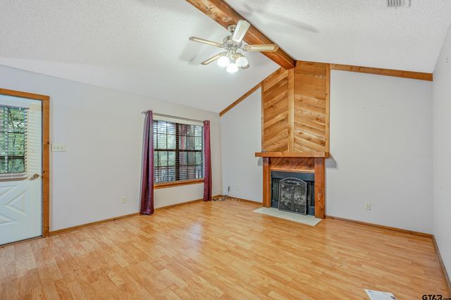 224 BLUE BIRD LN, Holly Lake Ranch, TX 75765