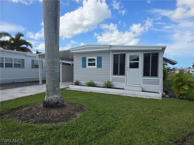 130 Enchanting BLVD E-130, Naples, FL 34112