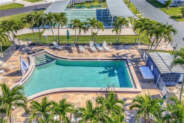 130 Enchanting BLVD E-130, Naples, FL 34112