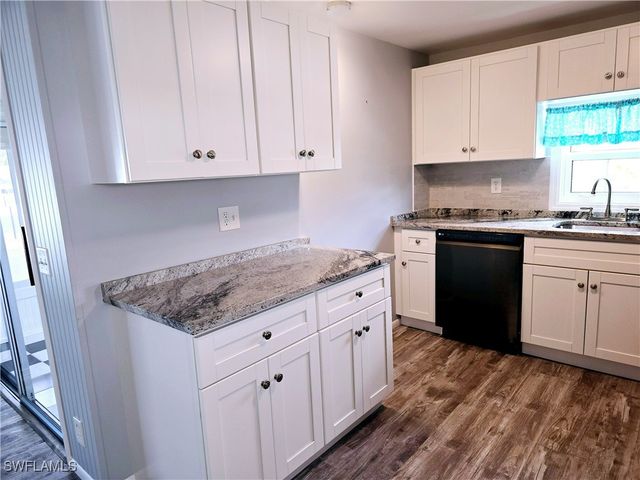 130 Enchanting BLVD E-130, Naples, FL 34112