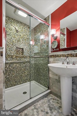 2085 YELLOW SPRINGS RD, Malvern, PA 19355