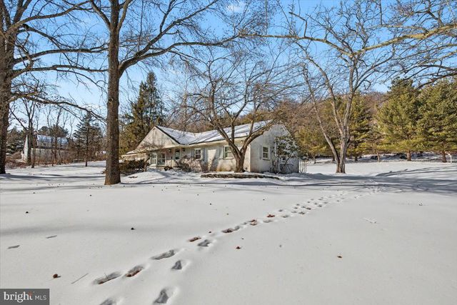 2085 YELLOW SPRINGS RD, Malvern, PA 19355