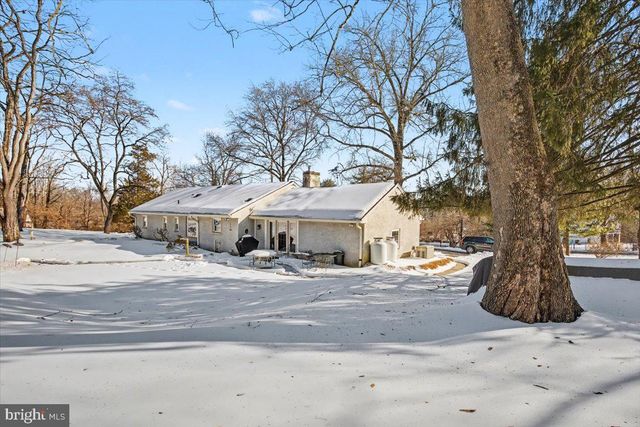 2085 YELLOW SPRINGS RD, Malvern, PA 19355