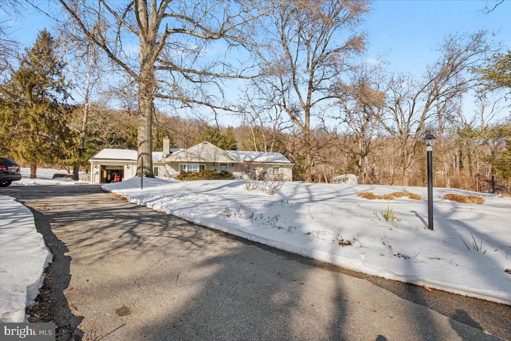 2085 YELLOW SPRINGS RD, Malvern, PA 19355