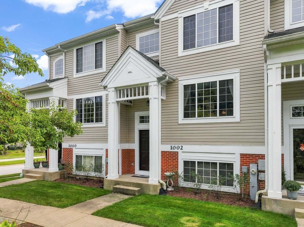 1002 Savoy Court, Elk Grove Village, IL 60007 — exterior