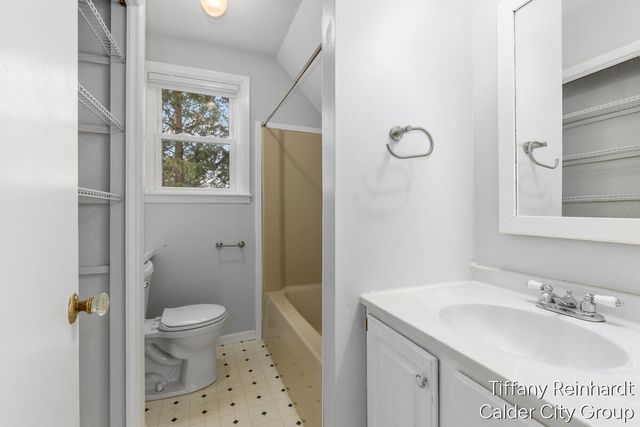 717 122nd Avenue, Shelbyville, MI 49344