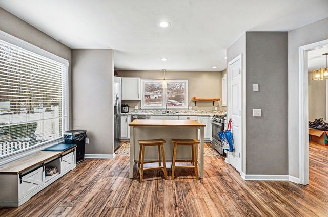 2202 Woodmont Dr, Springfield, TN 37172