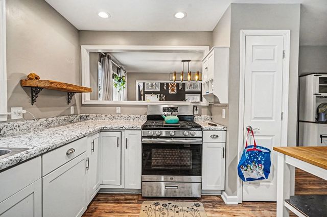 2202 Woodmont Dr, Springfield, TN 37172