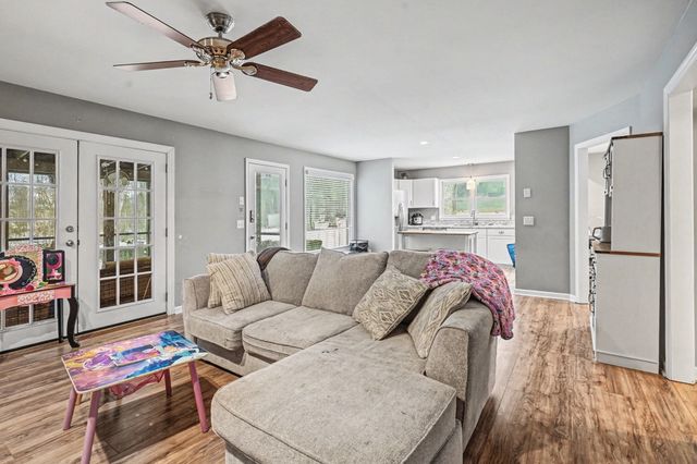 2202 Woodmont Dr, Springfield, TN 37172