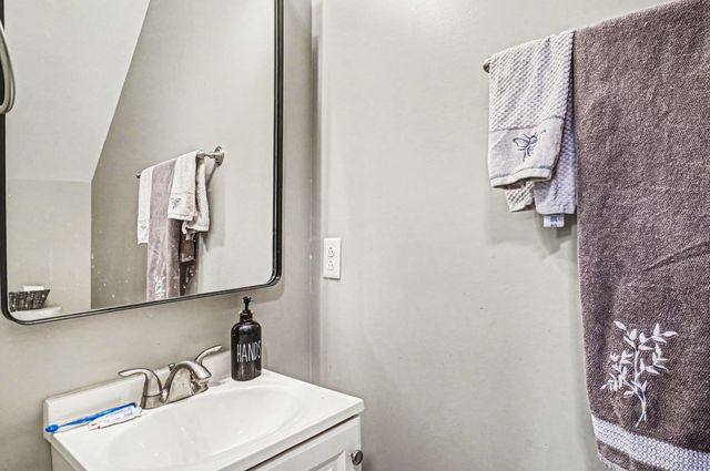 2202 Woodmont Dr, Springfield, TN 37172