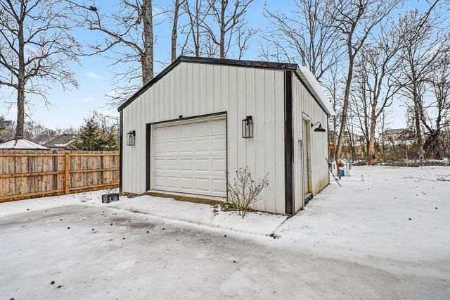 2202 Woodmont Dr, Springfield, TN 37172