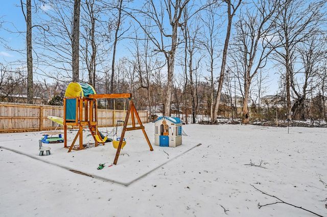 2202 Woodmont Dr, Springfield, TN 37172