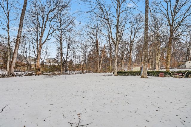 2202 Woodmont Dr, Springfield, TN 37172