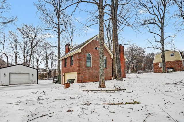 2202 Woodmont Dr, Springfield, TN 37172