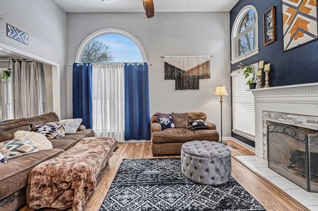 2202 Woodmont Dr, Springfield, TN 37172