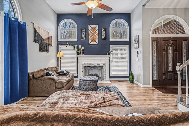 2202 Woodmont Dr, Springfield, TN 37172