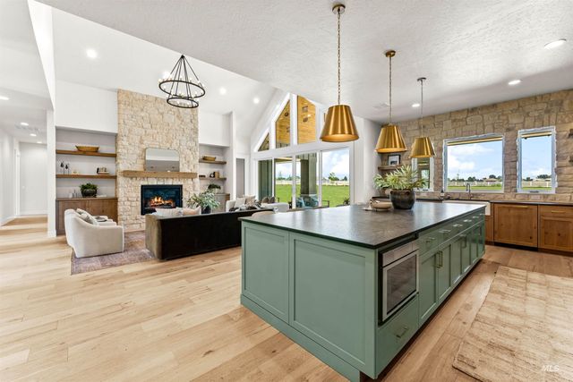 13350 Breezeview Ln, Caldwell, ID 83607