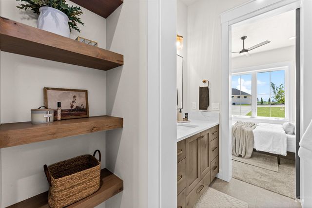 13350 Breezeview Ln, Caldwell, ID 83607