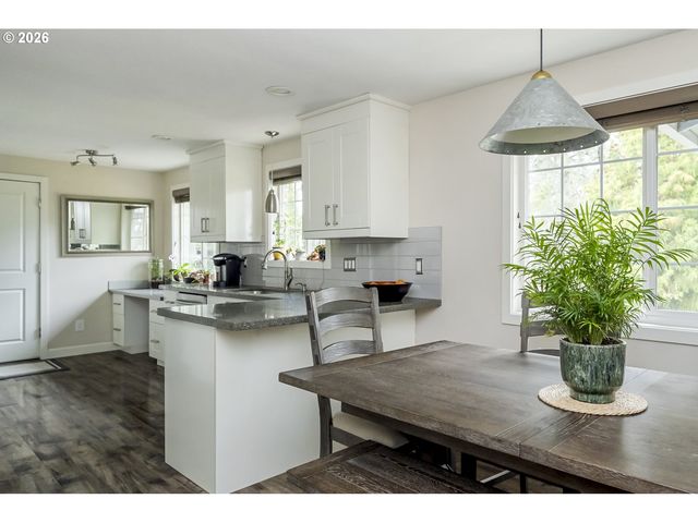 2520 Sw TOWLE Ave, Gresham, OR 97080