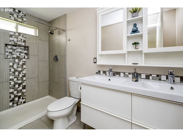 2520 Sw TOWLE Ave, Gresham, OR 97080