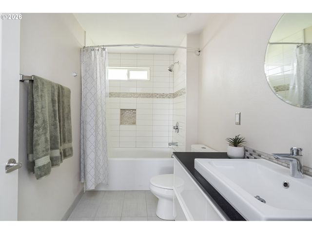 2520 Sw TOWLE Ave, Gresham, OR 97080