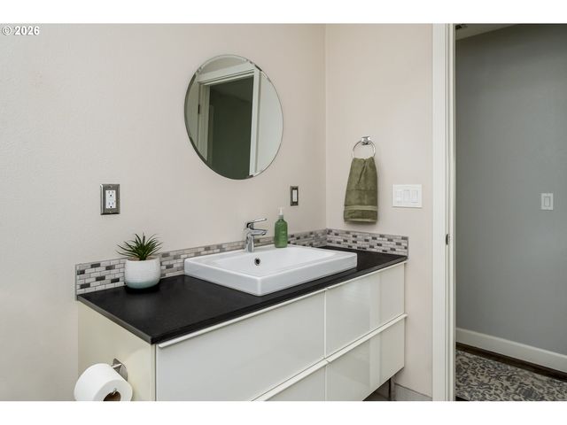 2520 Sw TOWLE Ave, Gresham, OR 97080