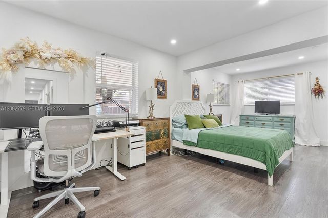 3249 NW 51st St, Miami, FL 33142