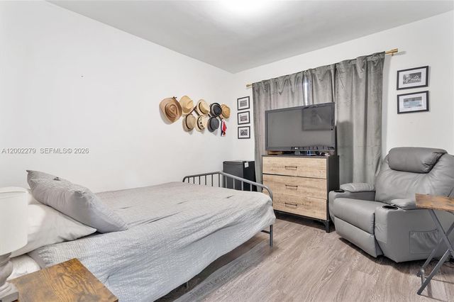 3249 NW 51st St, Miami, FL 33142