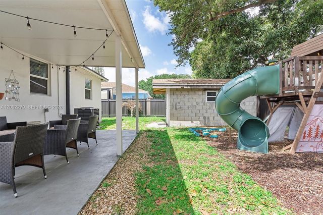 3249 NW 51st St, Miami, FL 33142