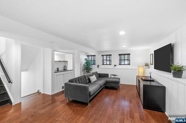 418 Fairfield Avenue, Ridgewood, NJ 07450