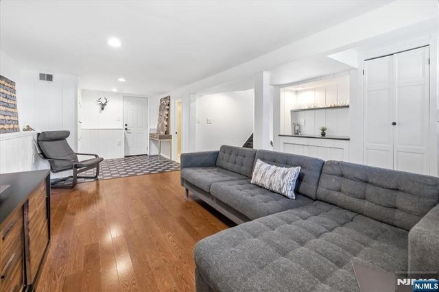 418 Fairfield Avenue, Ridgewood, NJ 07450