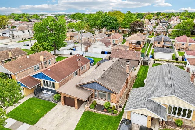 5742 S Rutherford Avenue, Chicago, IL 60638
