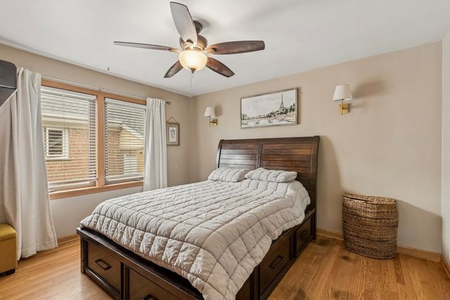 5742 S Rutherford Avenue, Chicago, IL 60638