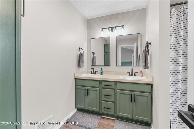 10114 Roblyn Circle, Dimondale, MI 48821