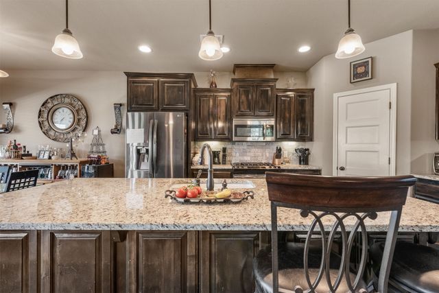 20211 E 41st Street S, Broken Arrow, OK 74014