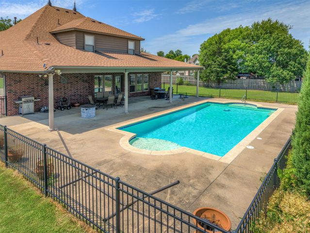 20211 E 41st Street S, Broken Arrow, OK 74014